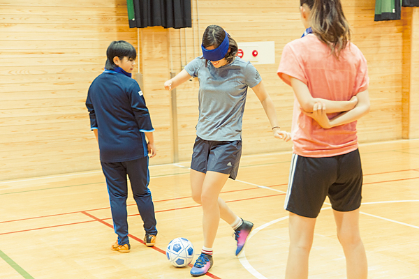 【前編】パラスポgirlに会いたい！「はる&メイちゃんがブラインドサッカー界のスターを直撃！」