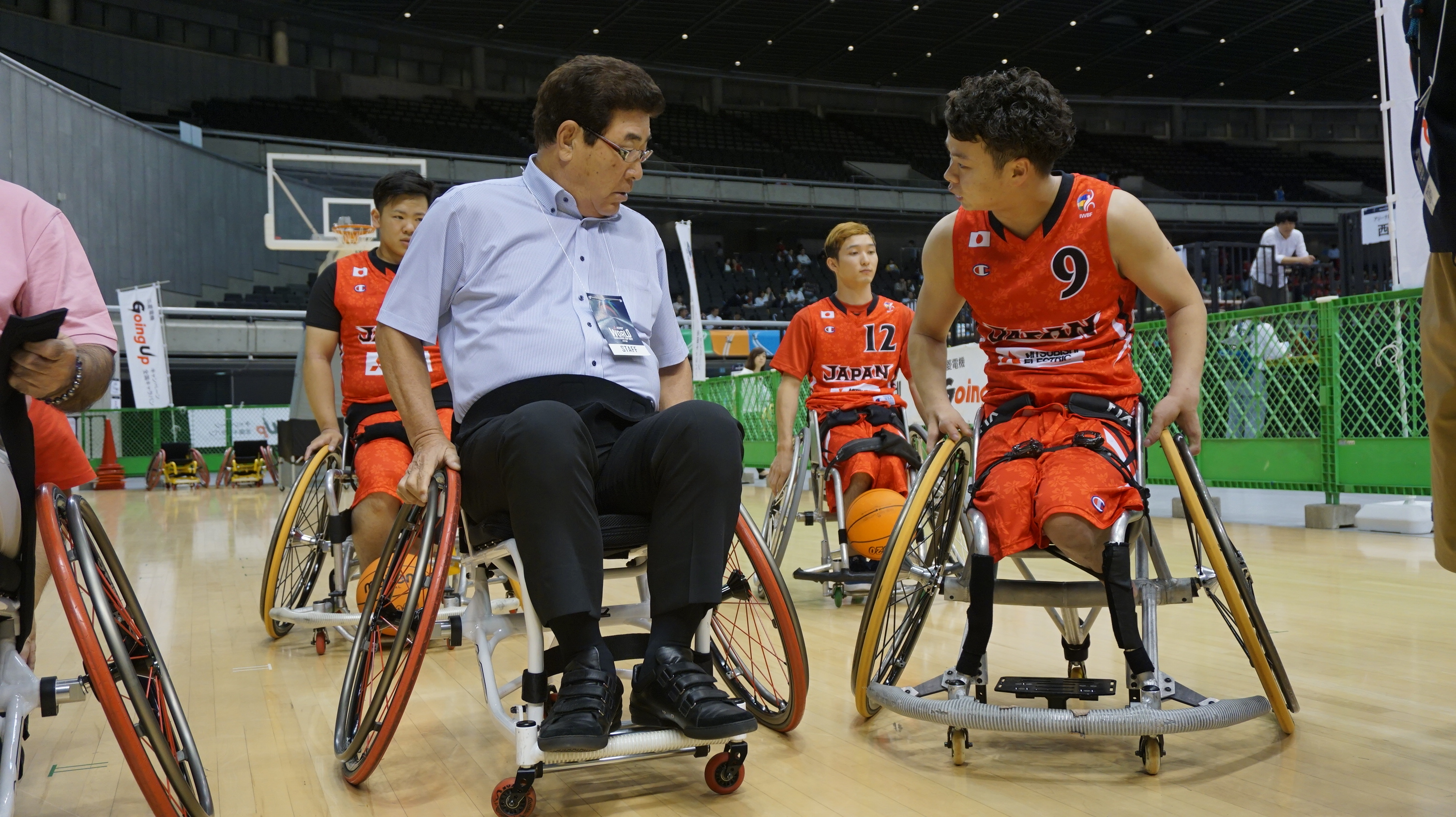 日本プロ野球名球会の山本理事長と柴田副理事長が 車いすバスケを体験＆観戦！　