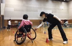 パラスポーツ体験教室　車いすスラローム（4月）の画像