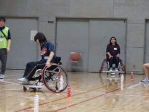 ユニバーサルスポーツ体験教室（7月）　～車いすスラローム～