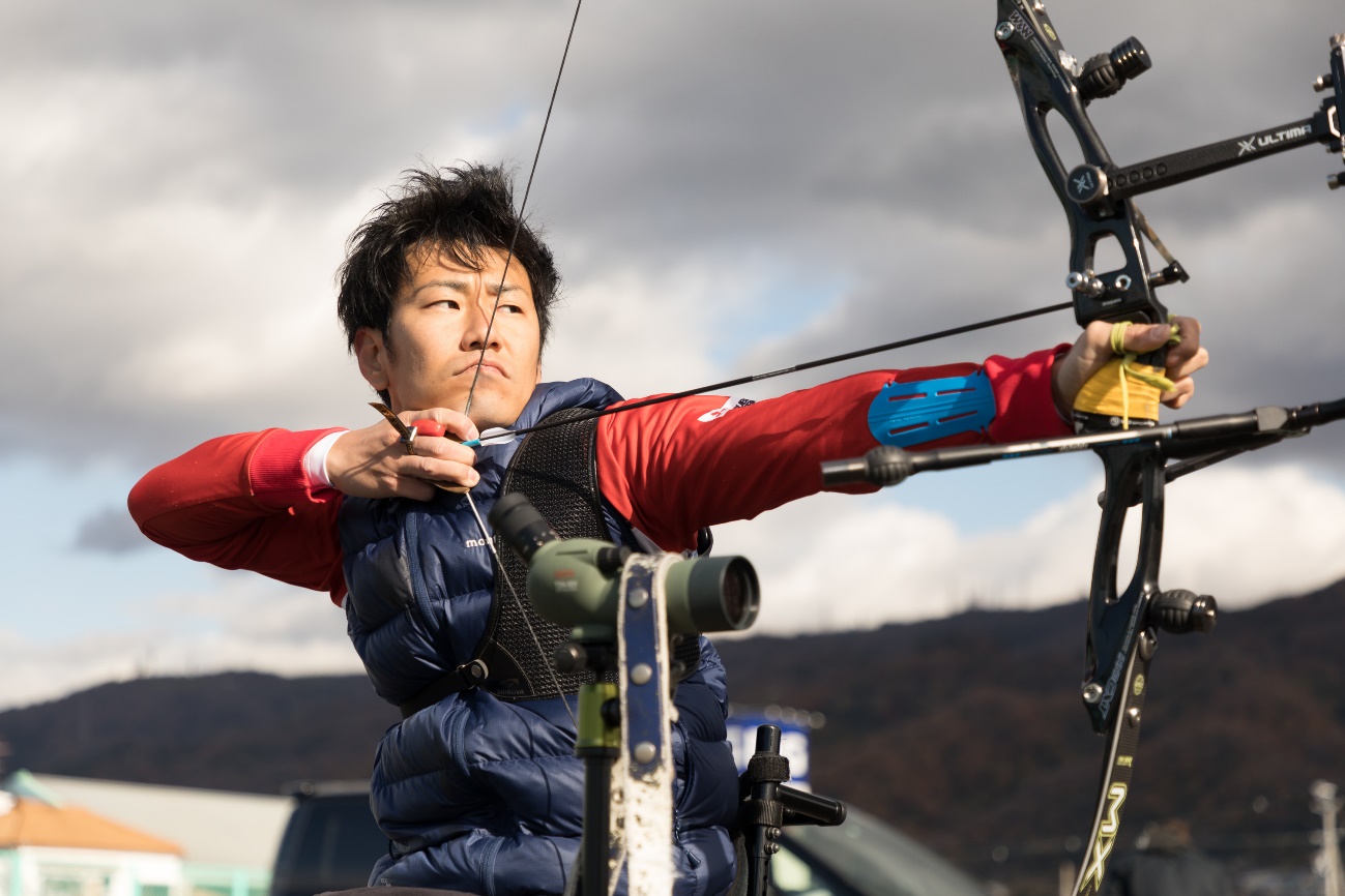 なにわのロビンフッド誕生！ 70m先のりんご、さらにはドーナツの輪を射貫く、上山選手のスゴ技に密着!!