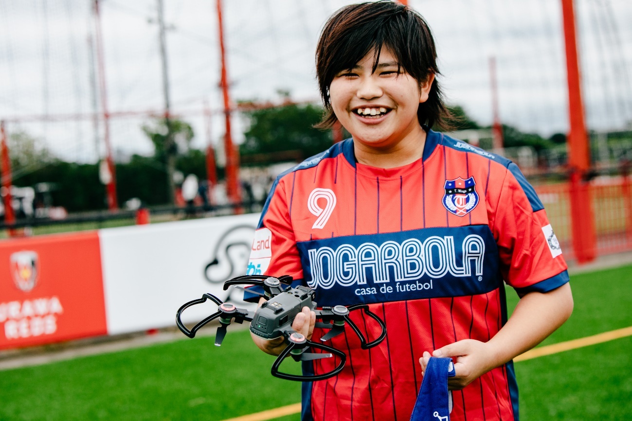 飛行するドローンをシュートで打ち落とせ！ 菊島選手のスゴ技に密着!!